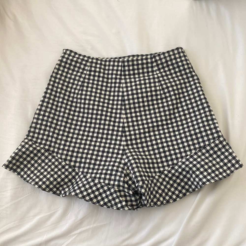 Zara gingham shorts with ruffle (XS)